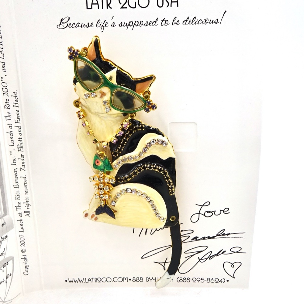 LUNCH at the RITZ LATR 2GO GlamourPuss Pin Pendant - Picture 6 of 11